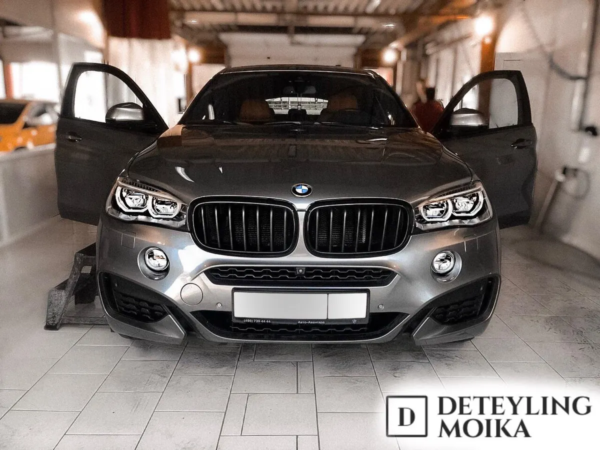 Чистый автомобиль крупным планом
